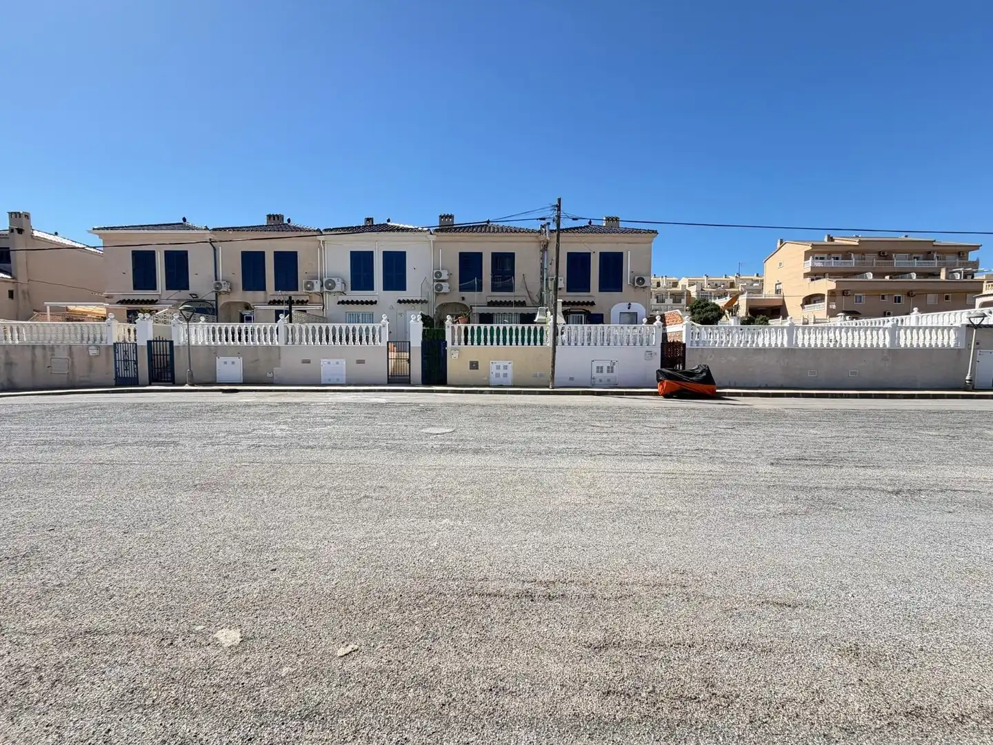 Vista exterior de Casa adosada en venda en Santa Pola amb Aire condicionat, Calefacció i Terrassa