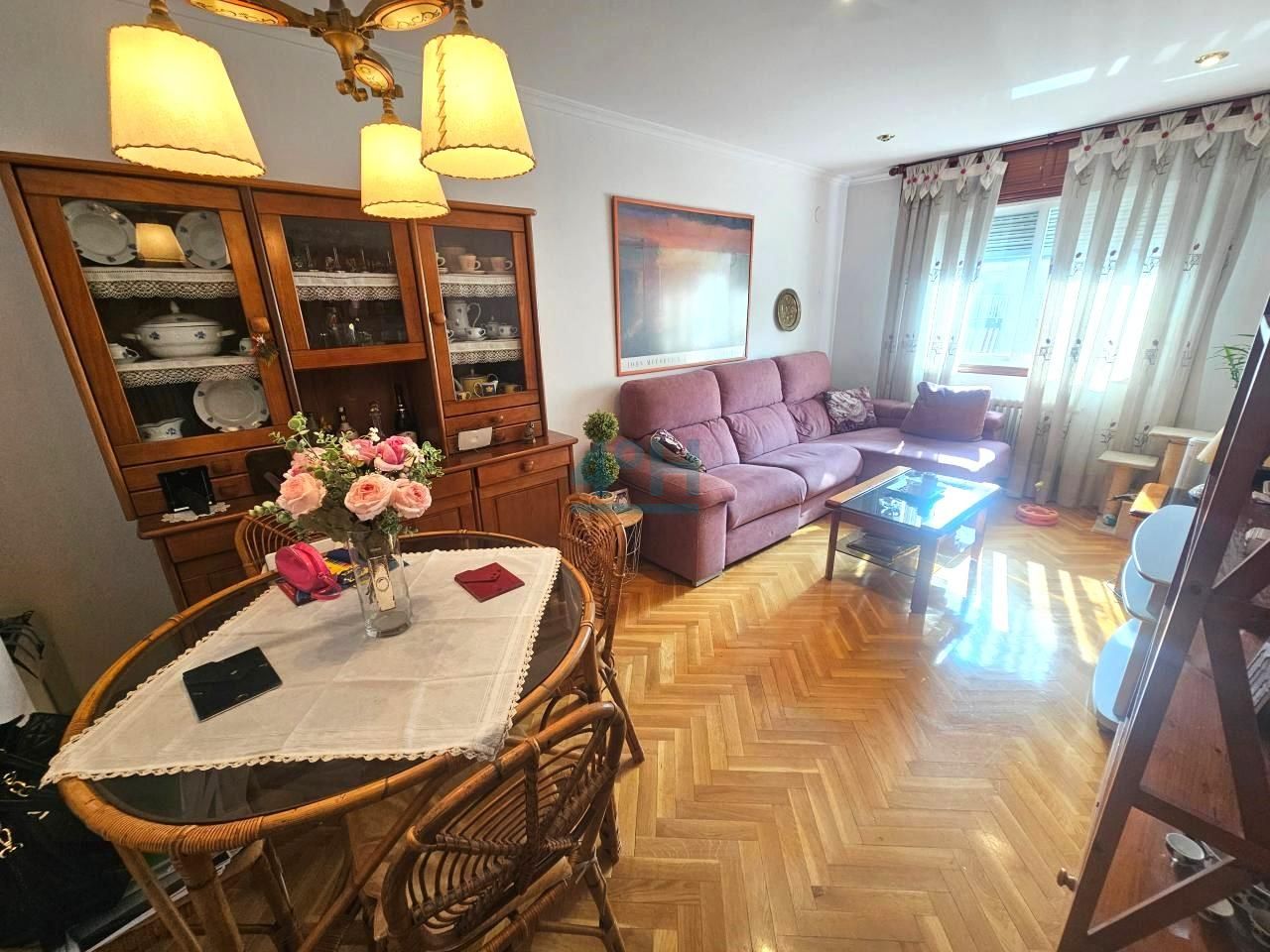 Sala d'estar de Dúplex en venda en Barbadás amb Aire condicionat, Calefacció i Parquet