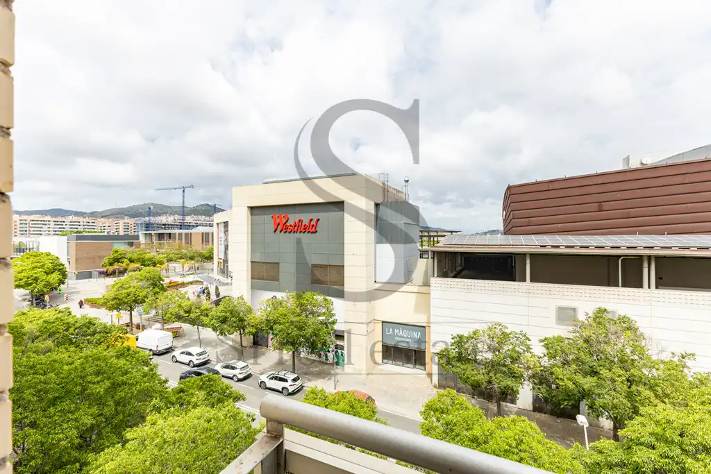 Vista exterior de Piso en venta en Barcelona con Aire acondicionado, Calefacción y Terraza