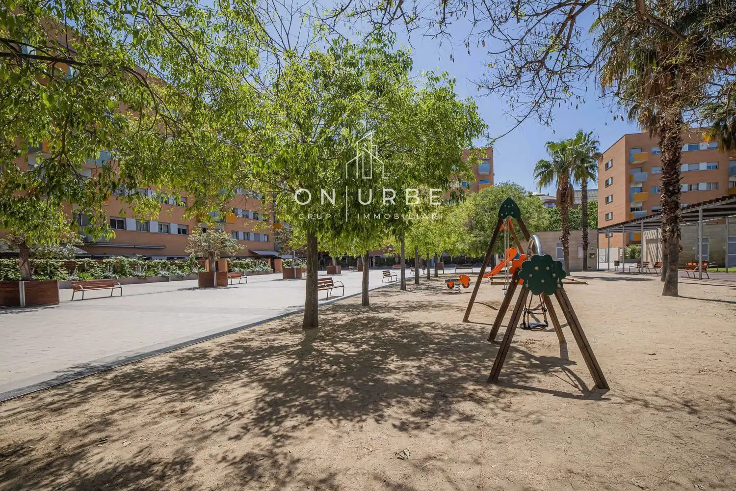 Außenansicht von Wohnung zum Verkauf in Barcelona mit Klimaanlage, Terrasse und Abstellraum