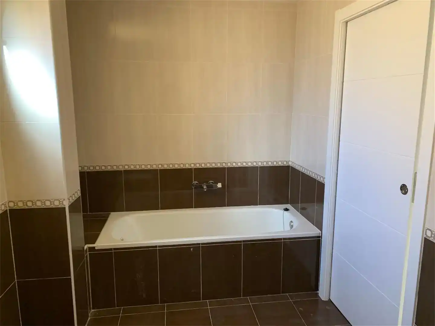 Badezimmer von Wohnung zum Verkauf in Gaibiel mit Klimaanlage und Balkon