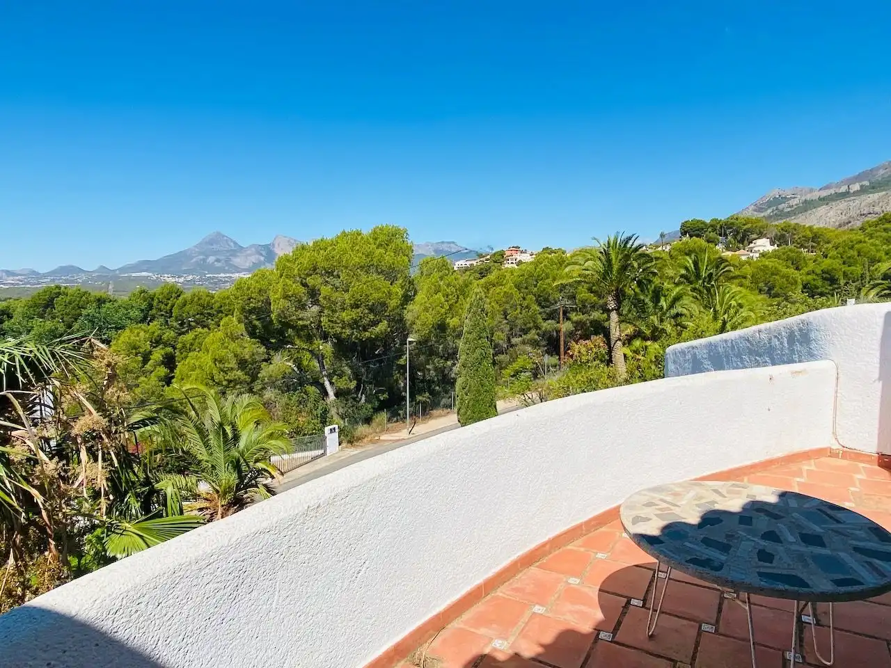 Vista exterior de Casa o xalet en venda en Altea amb Calefacció, Jardí privat i Terrassa