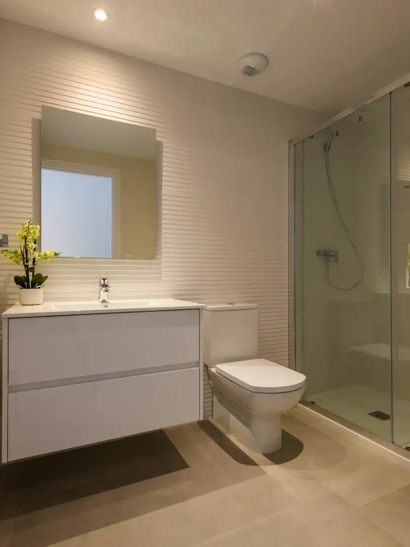 Baño de Apartamento en venta en Orihuela con Terraza y Piscina comunitaria
