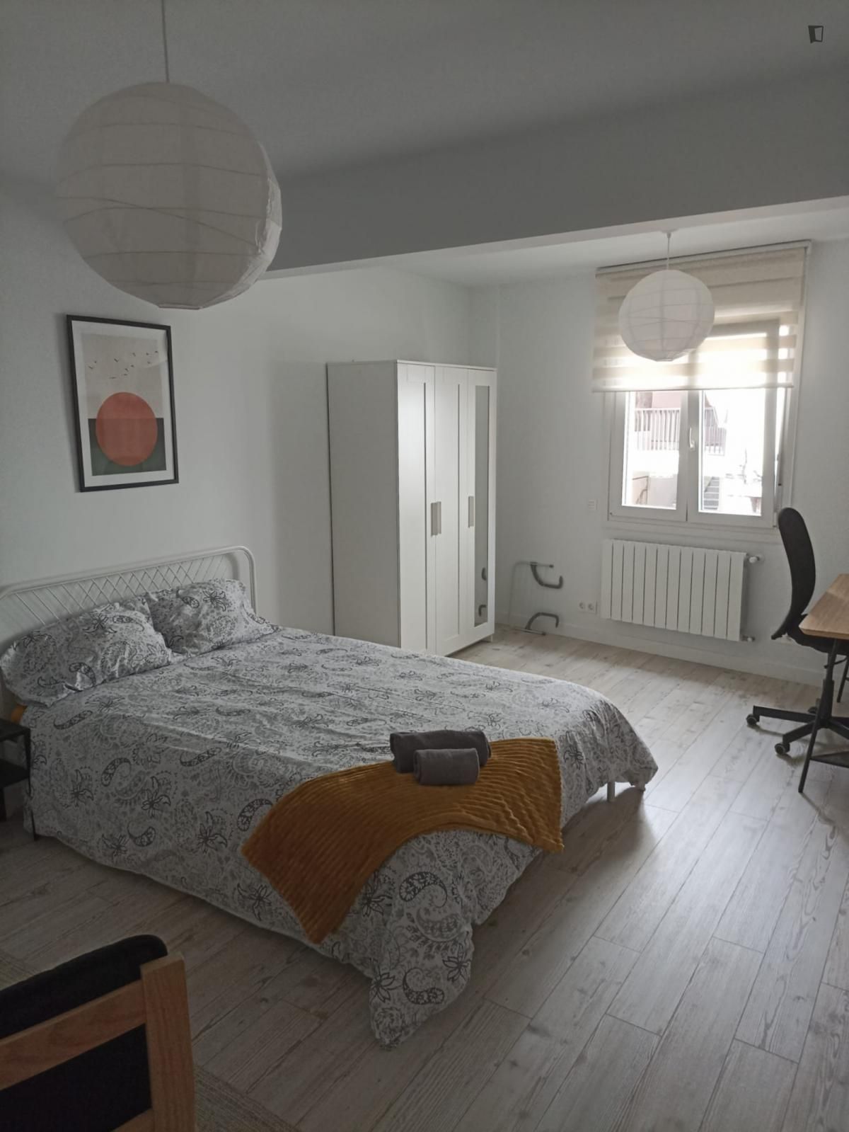 Dormitori de Apartament per a compartir en Bilbao  amb Moblat, Forn i Rentadora