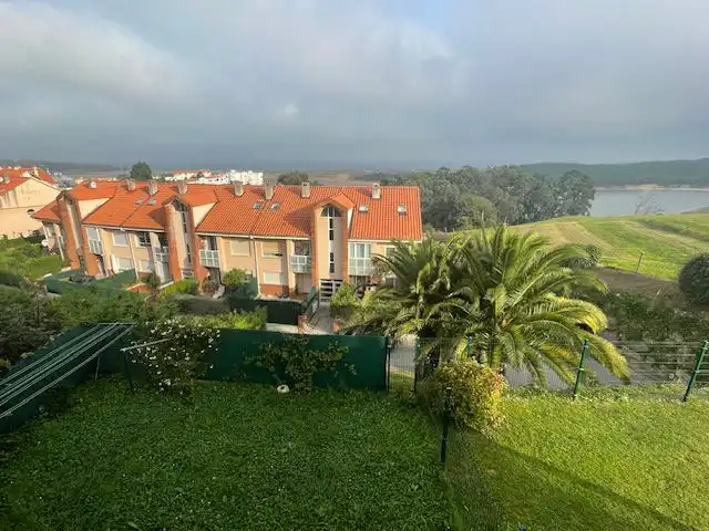 Vista exterior de Dúplex en venta en Miengo con Calefacción, Terraza y Trastero