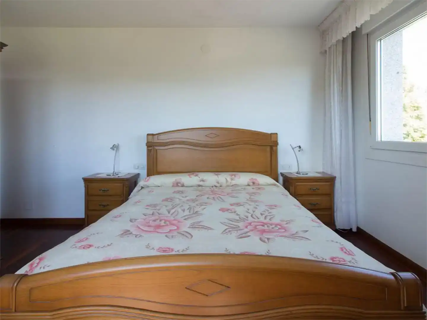 Dormitori de Pis en venda en A Baña   amb Jardí privat, Parquet i Moblat