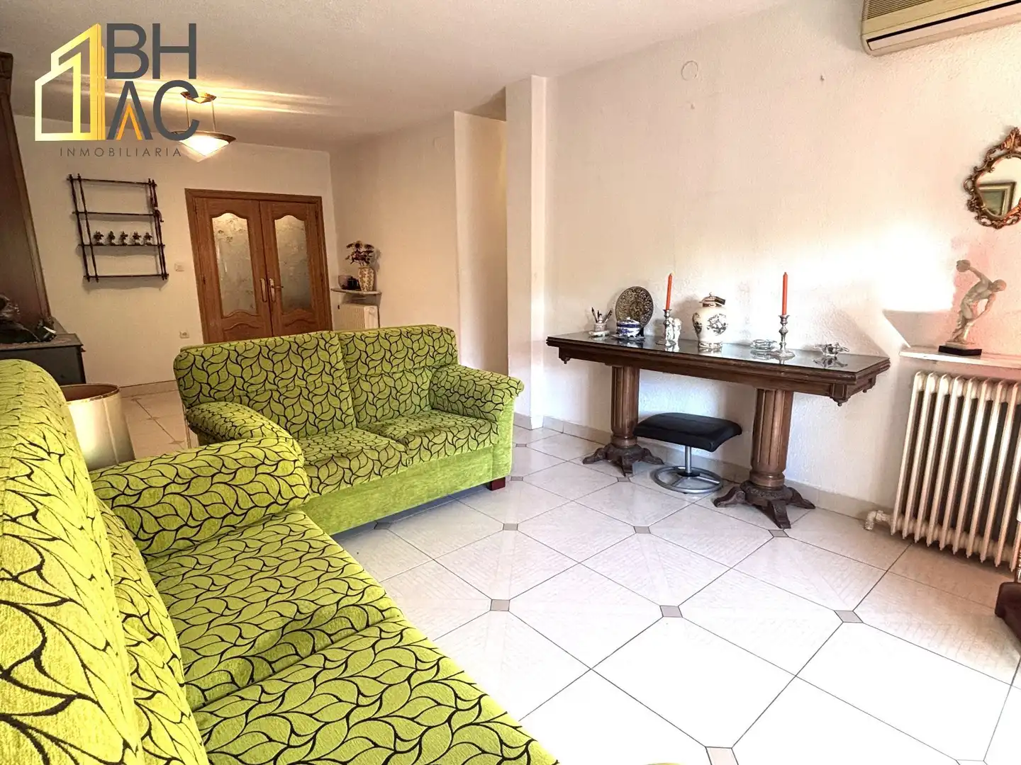 Living room of Flat for sale in Madrid  with Air Conditioner and Heating