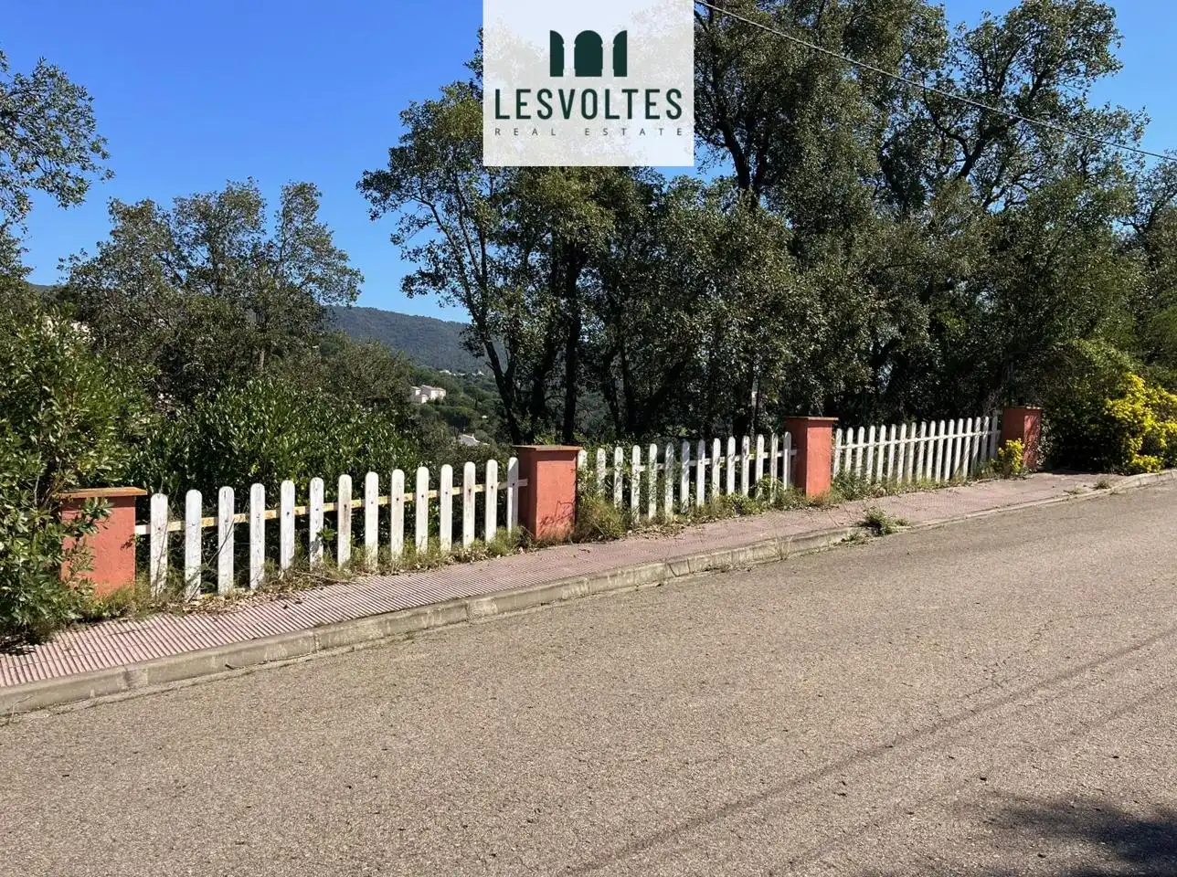 Lands and plots for sale in Del Llorer