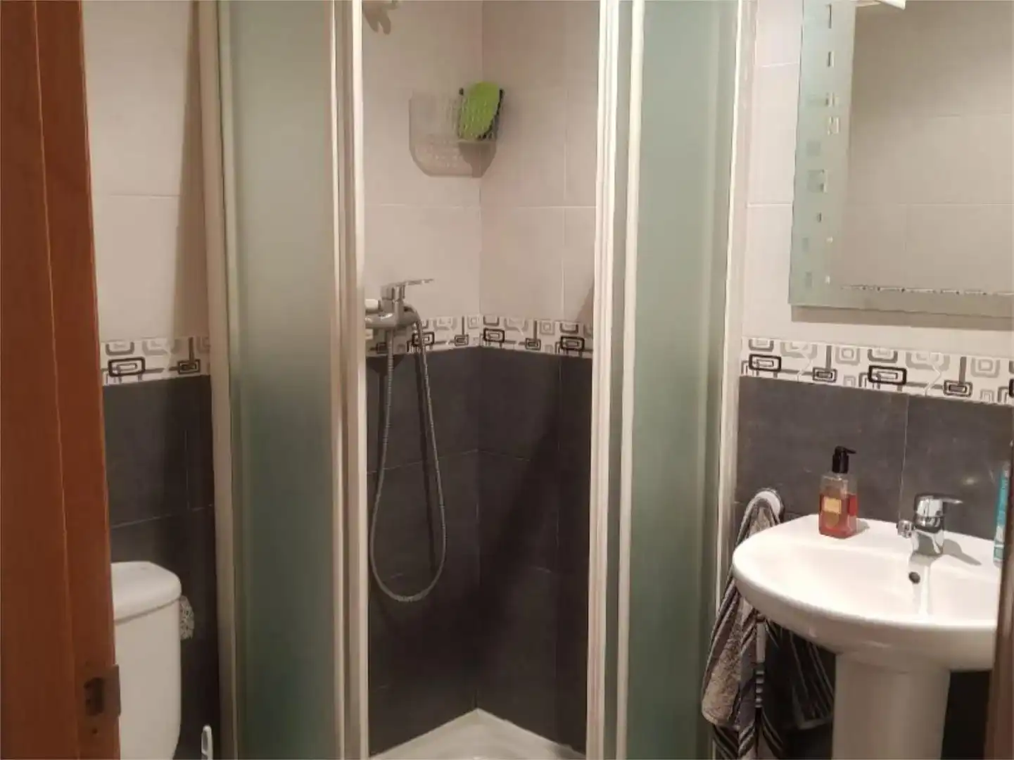 Bany de Casa adosada en venda en Cabañas Raras amb Jardí privat, Parquet i Moblat
