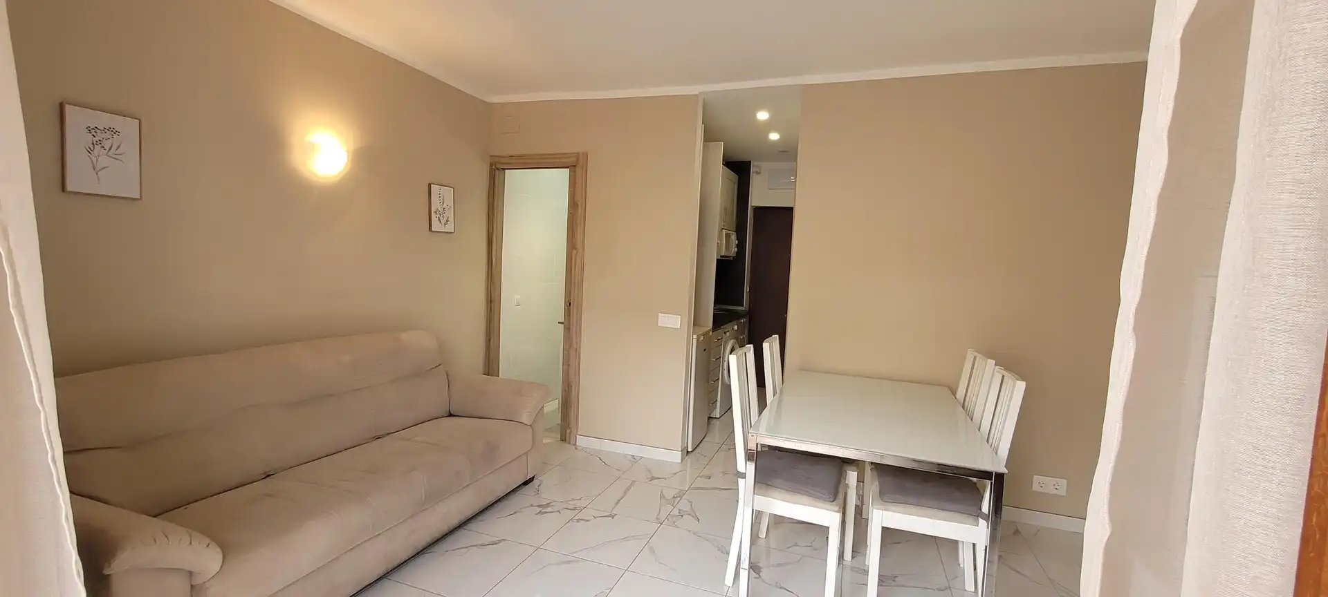 Sala de estar de Piso en venta en L'Estartit con Terraza
