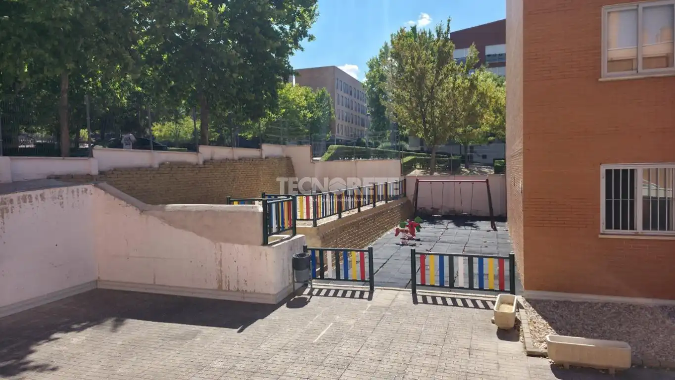 Terraza de Piso en venta en Guadalajara con Calefacción y Jardín privado