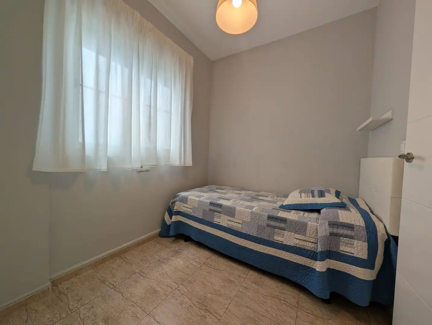 Habitación de Piso de alquiler en Huelva con Aire acondicionado