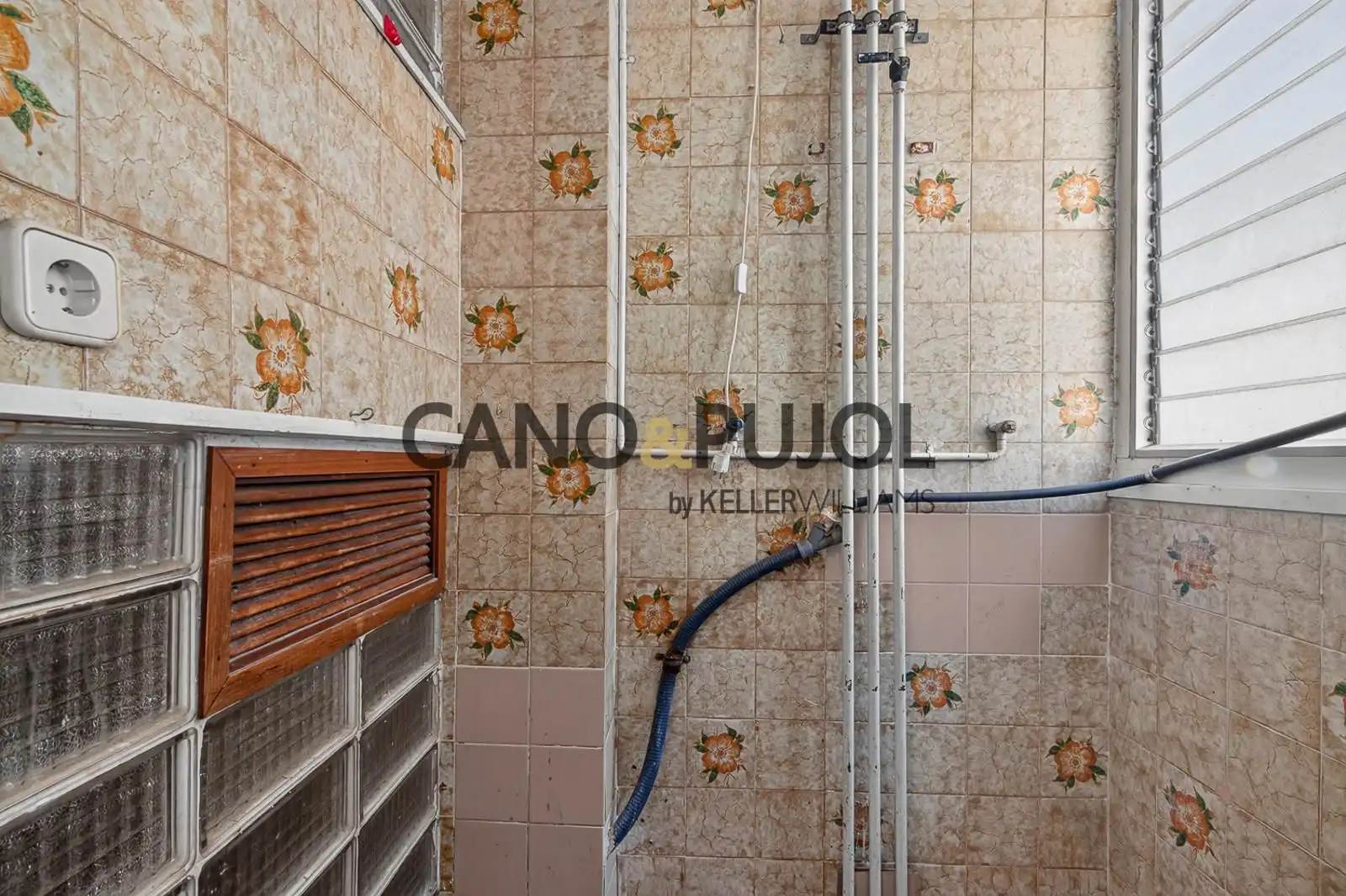 Baño de Piso en venta en Palau-solità i Plegamans con Calefacción y Terraza