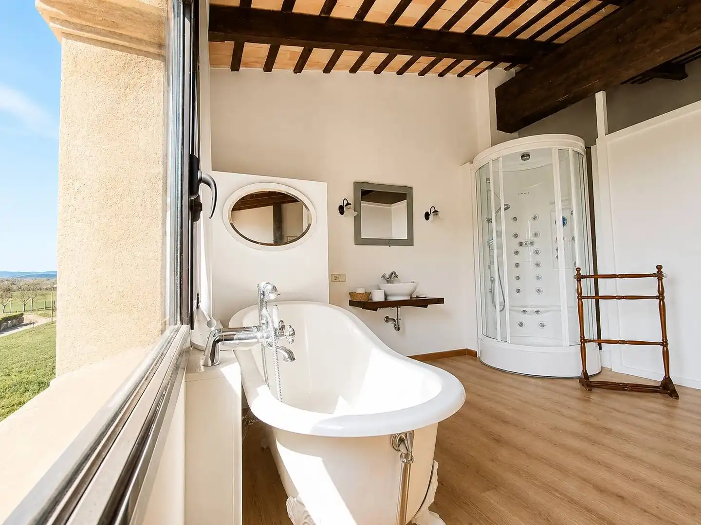 Badezimmer von Country house zum Verkauf in Forallac mit Heizung, Privatgarten und Terrasse