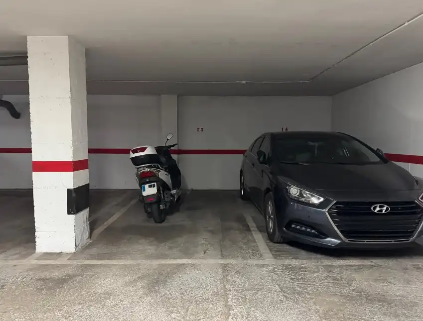 Parkplatz von Maisonette zur Miete in Castellón de la Plana / Castelló de la Plana mit Klimaanlage, Heizung und Terrasse