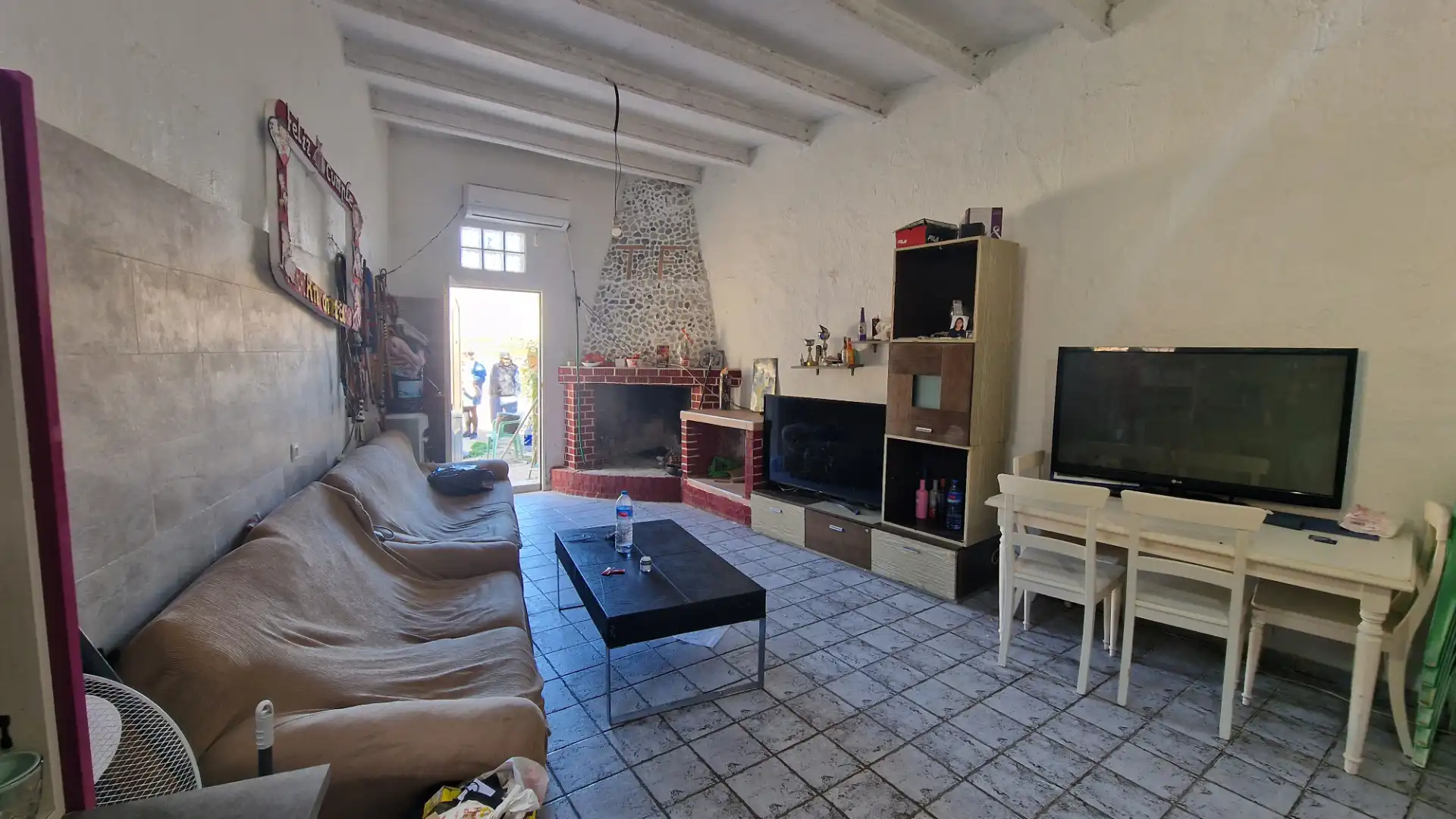 Sala d'estar de Finca rústica en venda en Instinción amb Aire condicionat, Jardí privat i Traster