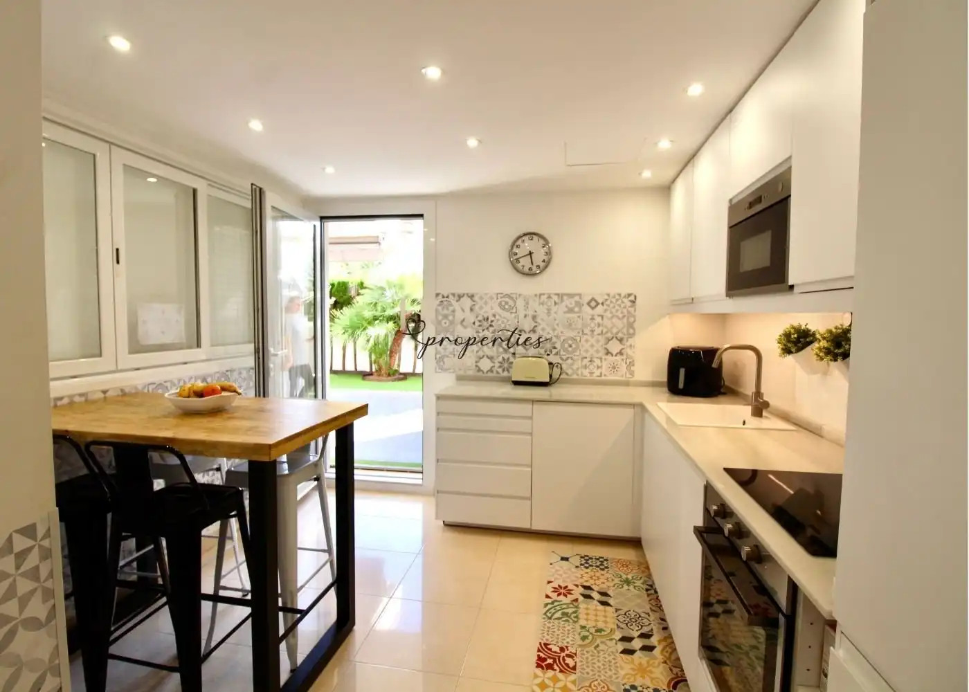 Ground floor for rent in Les Maravelles