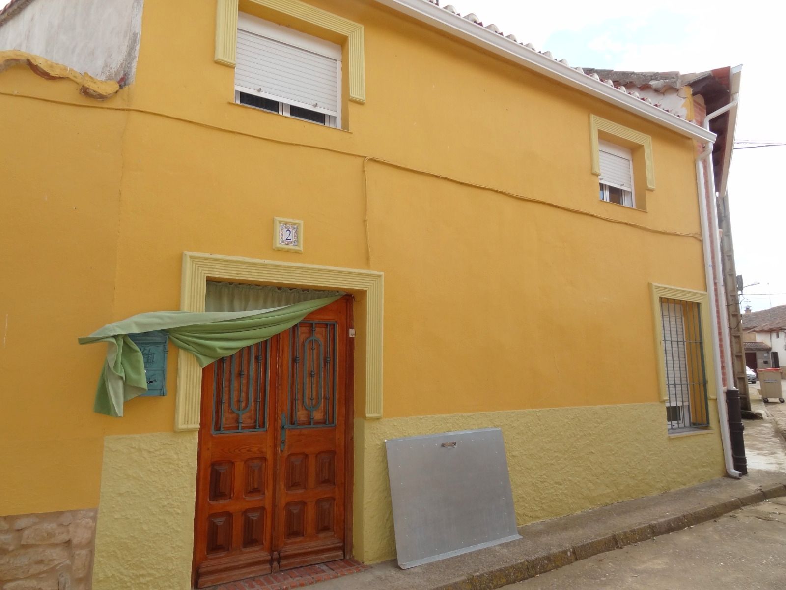 Vista exterior de Casa o xalet en venda en Casasola de Arión amb Traster i Moblat