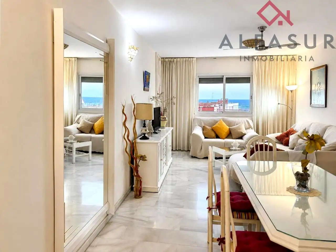 Sala de estar de Piso en venta en Málaga con Aire acondicionado y Terraza