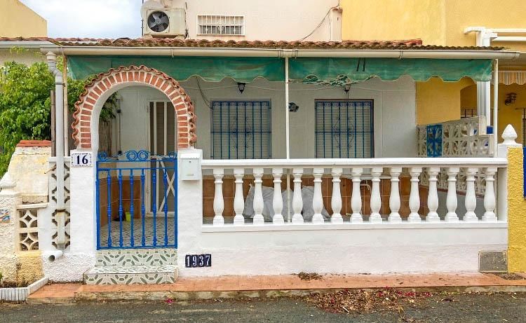 Vista exterior de Casa o xalet en venda en San Fulgencio amb Terrassa
