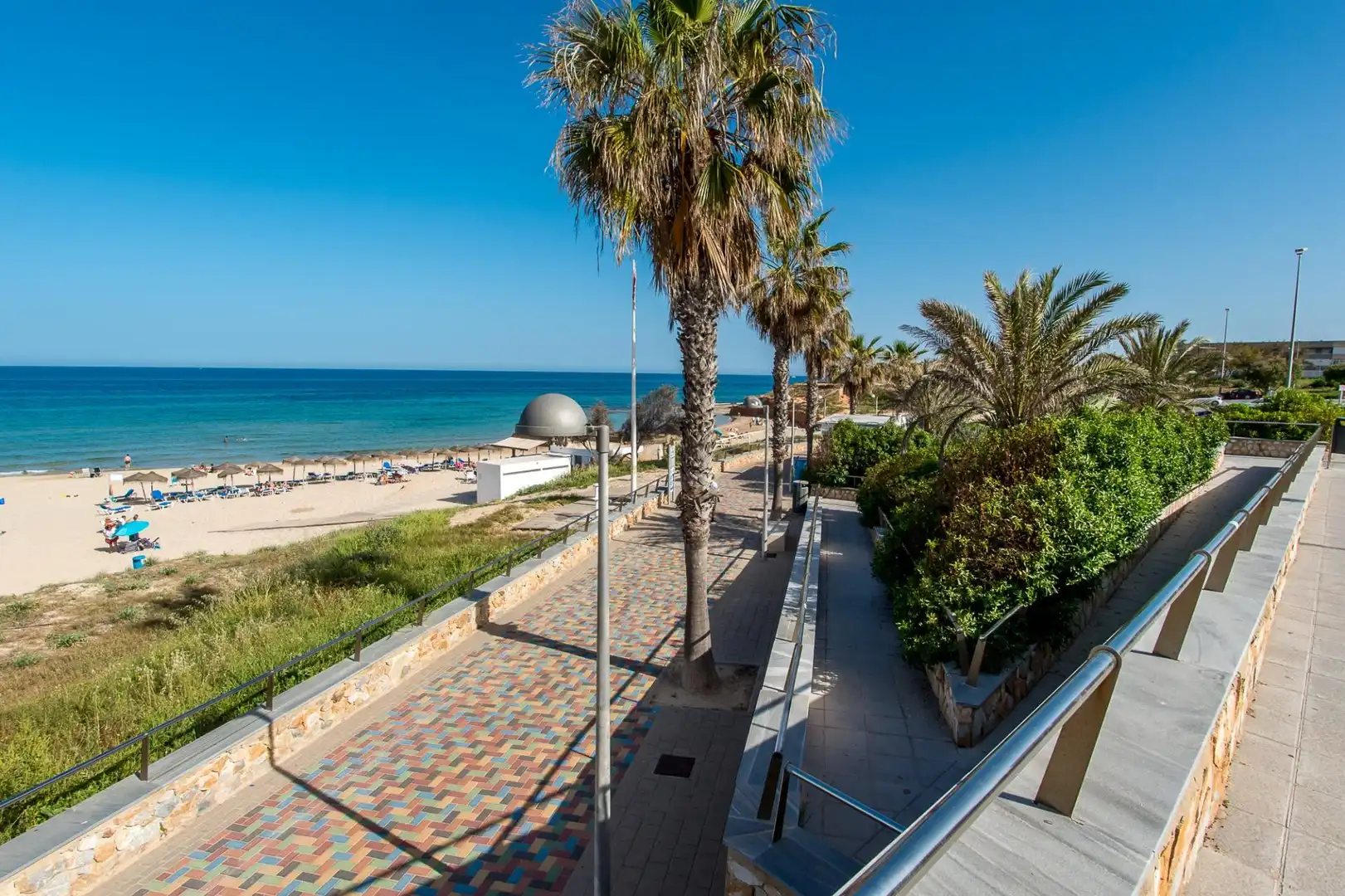 Vista exterior de Àtic en venda en Pilar de la Horadada amb Aire condicionat, Calefacció i Jardí privat