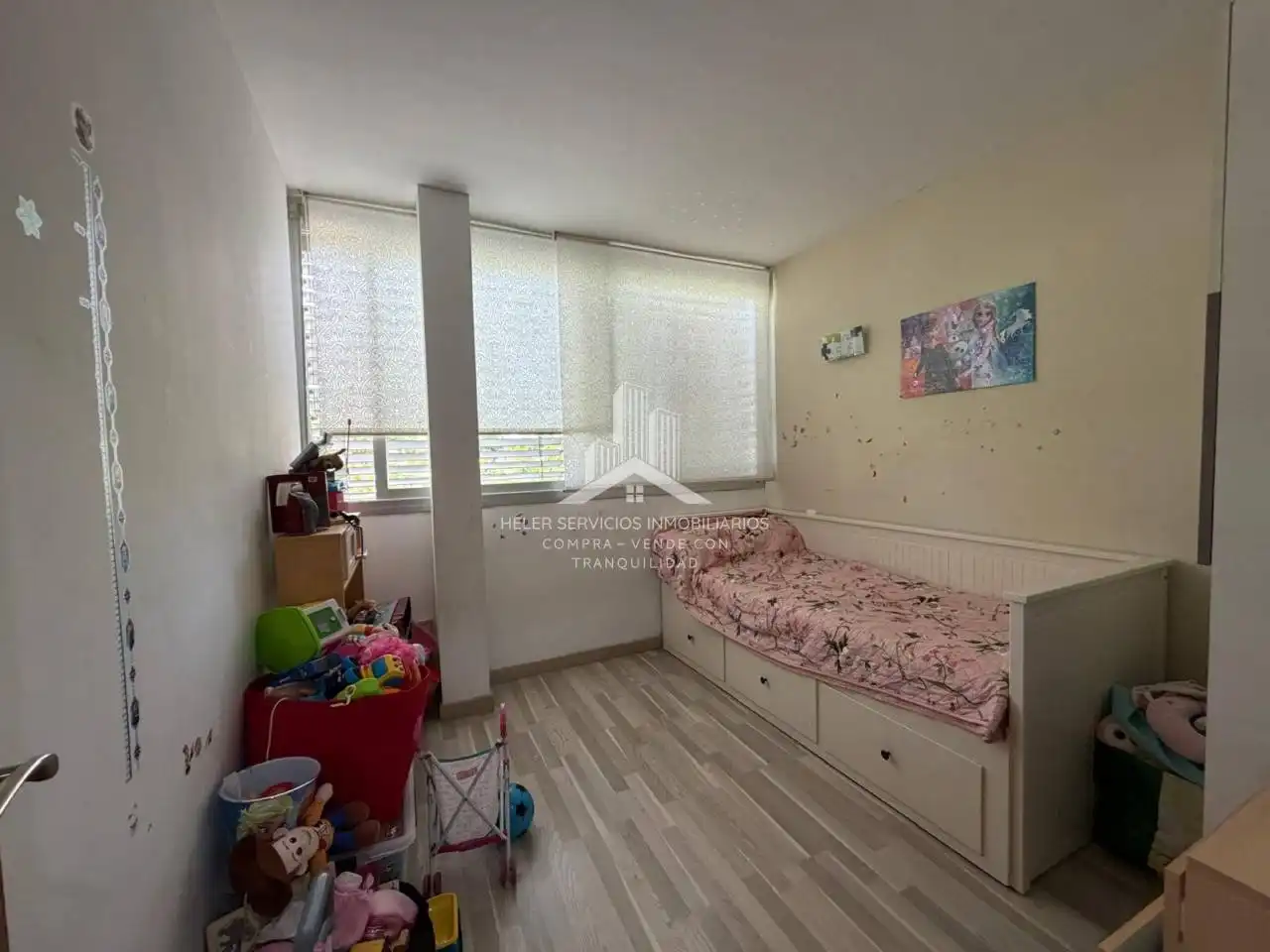 Habitación de Piso en venta en Castellón de la Plana / Castelló de la Plana con Balcón y Alarma