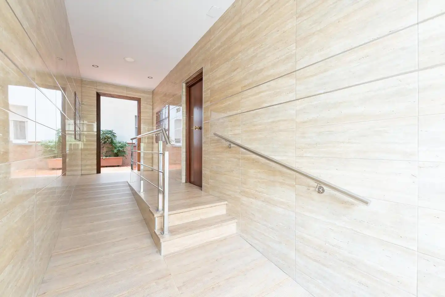 Planta baja en venta en Oviedo  con Calefacción y Amueblado