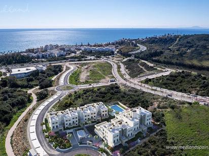 Vista exterior de Apartament en venda en Estepona amb Aire condicionat i Terrassa