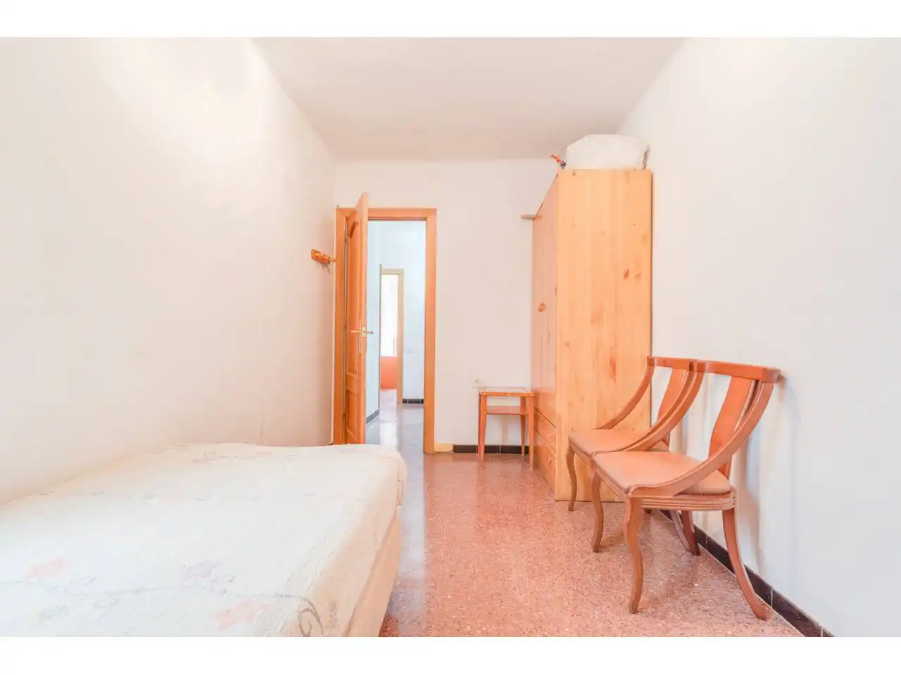 Bedroom of Flat for sale in Terrassa  with Air Conditioner