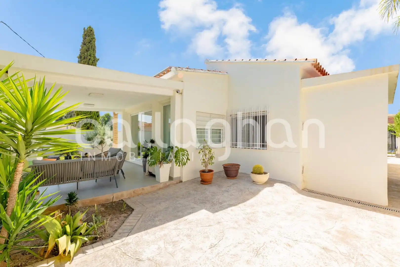 Vista exterior de Casa o chalet en venta en L'Eliana con Aire acondicionado, Calefacción y Piscina