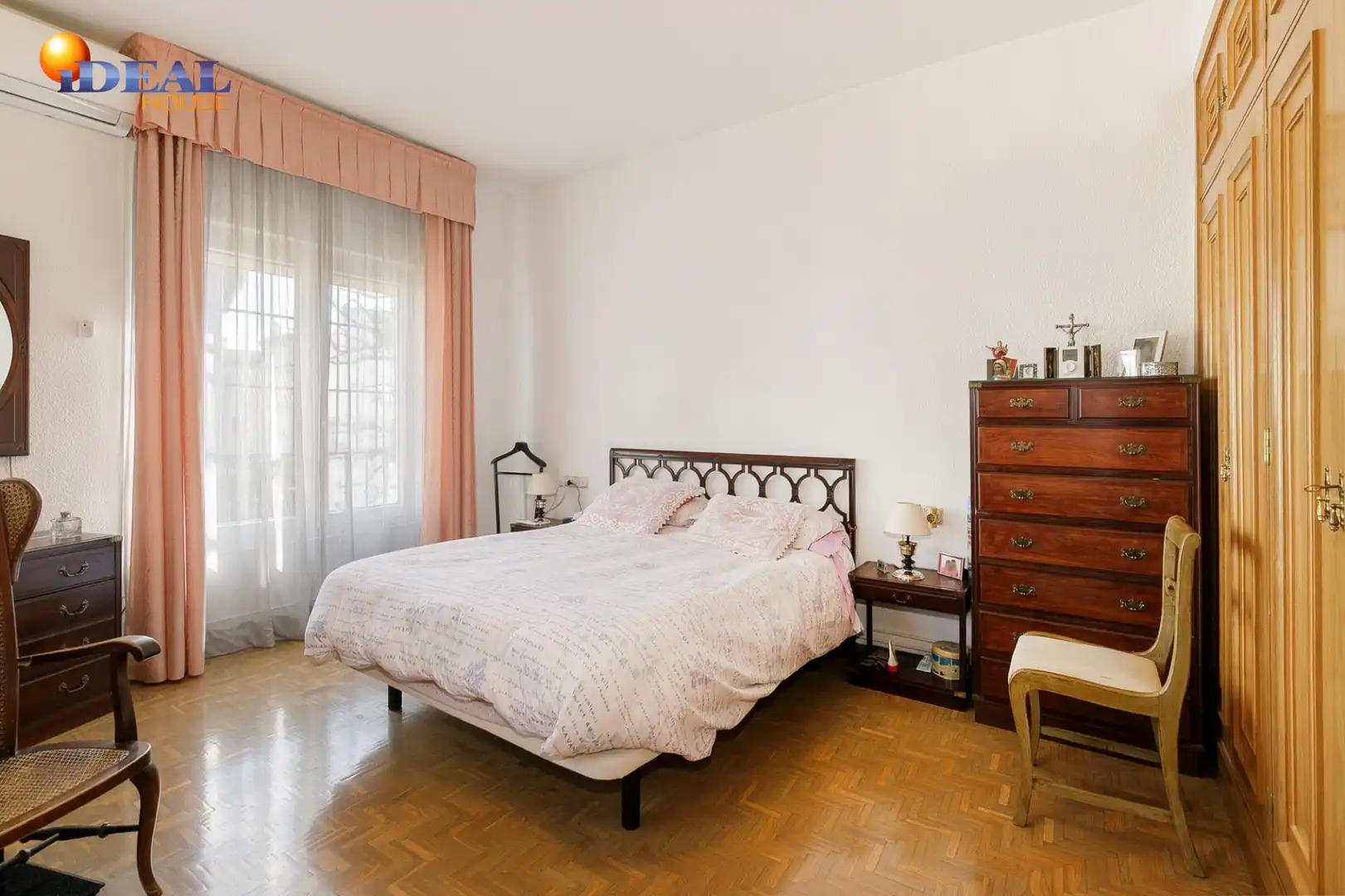 Bedroom of Houses for sale in Granada