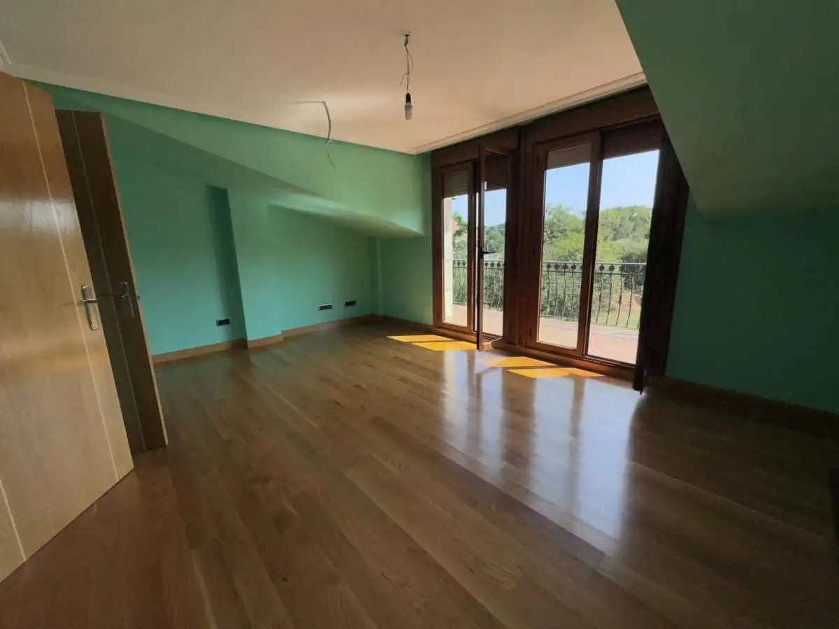 Dormitori de Casa o xalet en venda en Siero amb Calefacció, Jardí privat i Terrassa