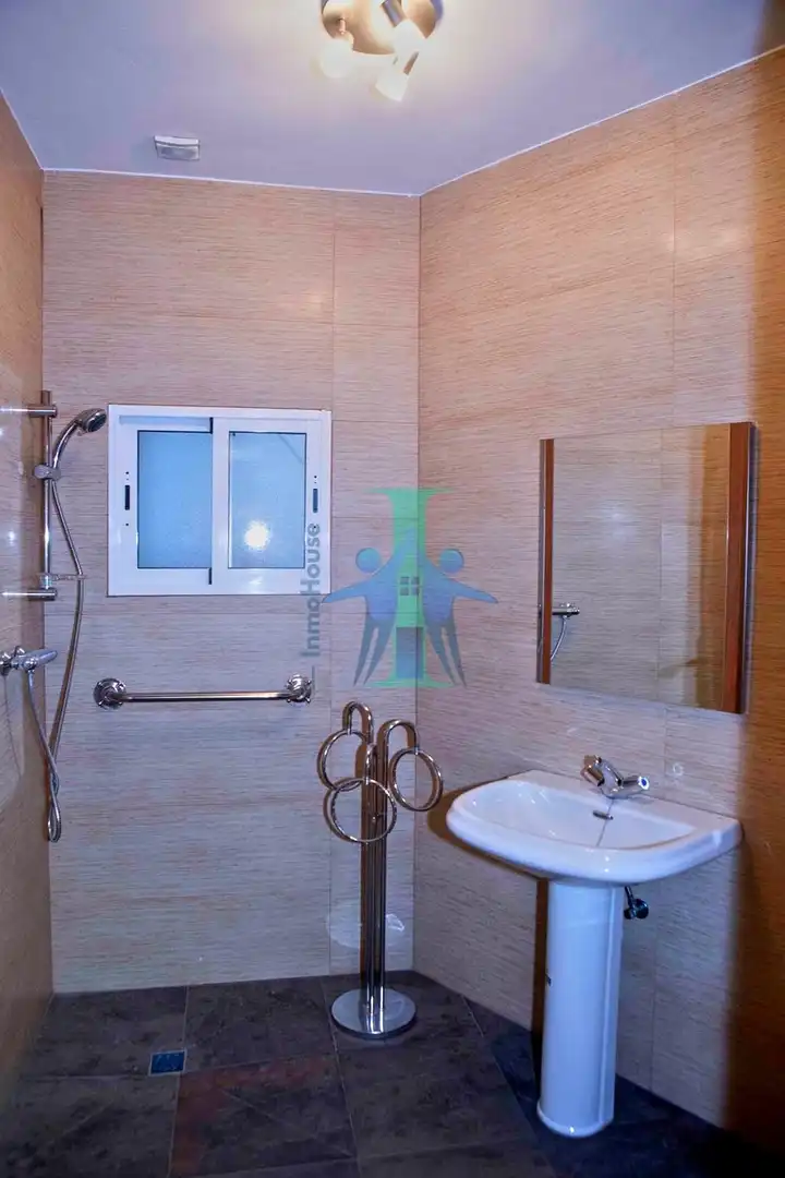 Casa bifamiliare con terrazza in vendita a San Pablo, imagen 35