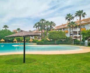 Vista exterior de Apartament de lloguer en Marbella amb Aire condicionat, Calefacció i Jardí privat