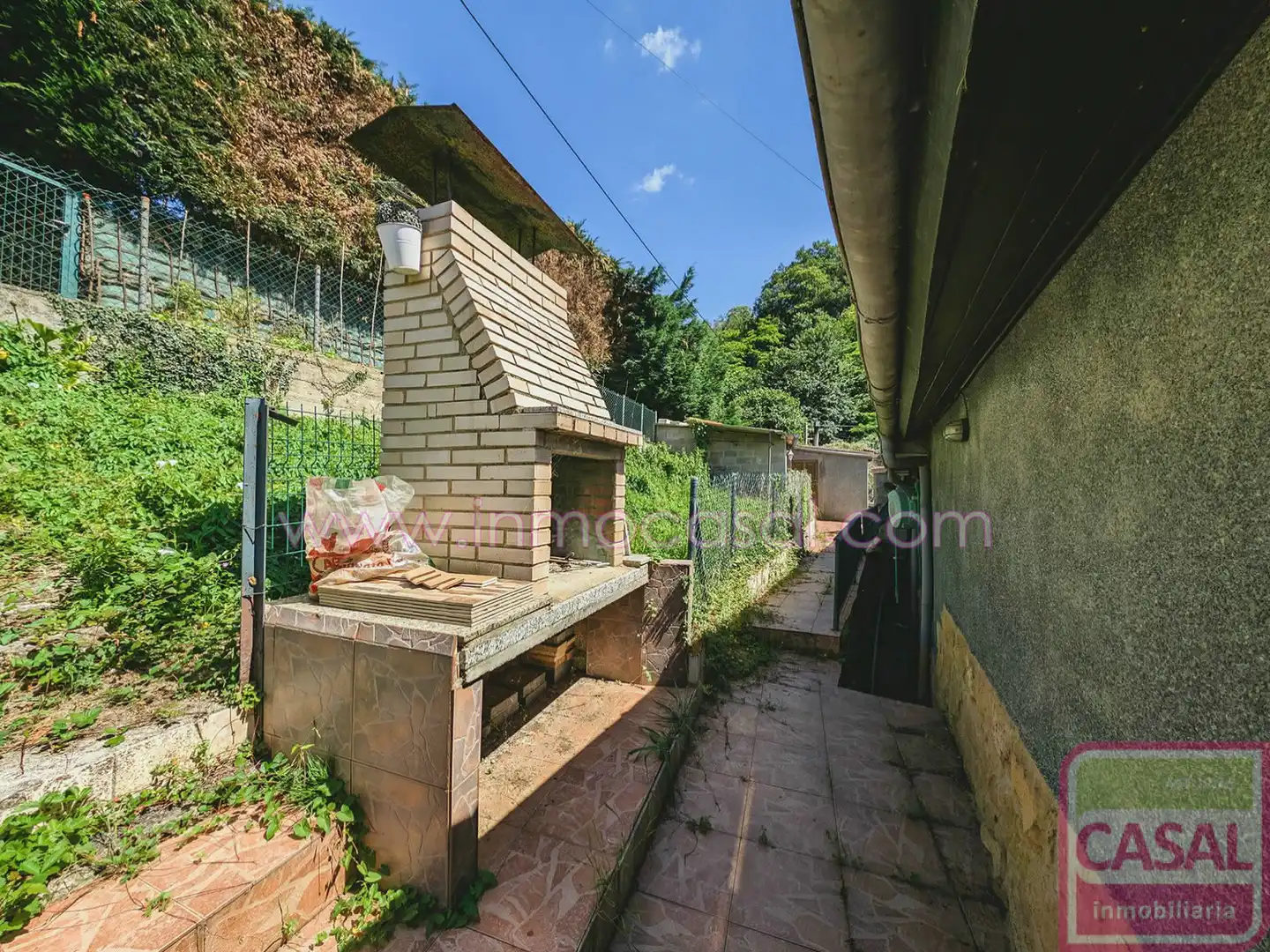 Exterior view of Houses for sale in San Martín del Rey Aurelio  with Heating, Terrace and Storage room