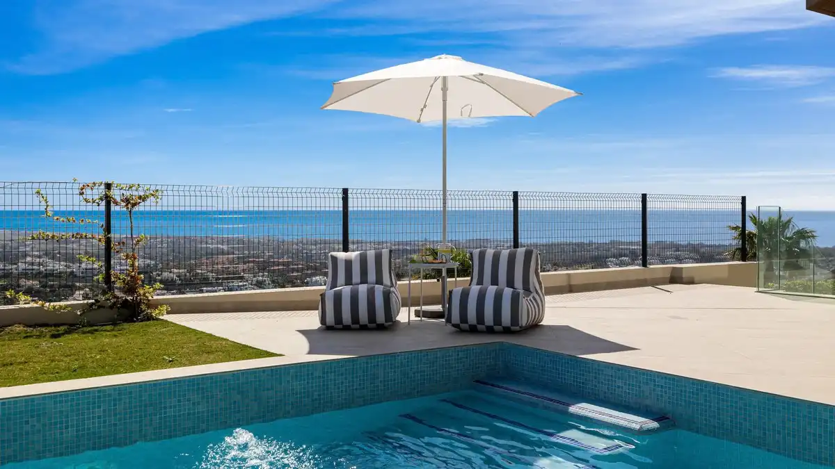 Casa amb piscina en venda a Benahavís pueblo