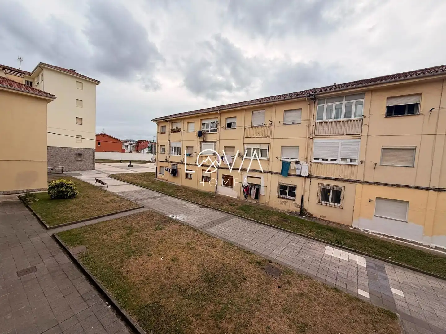 Vista exterior de Pis en venda en Avilés
