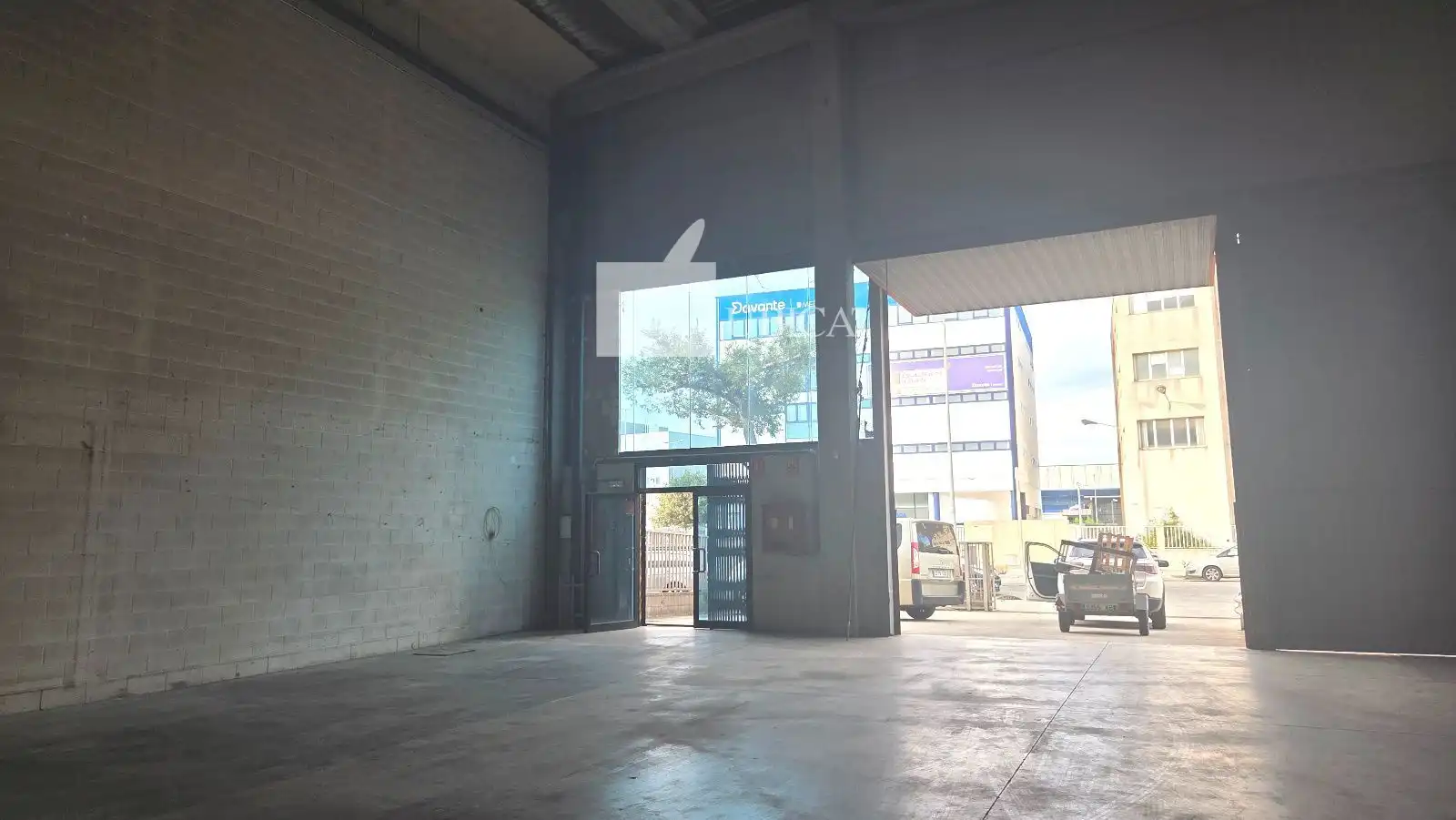 Nau industrial de lloguer a Bellvitge - El Gornal - Granvia LH