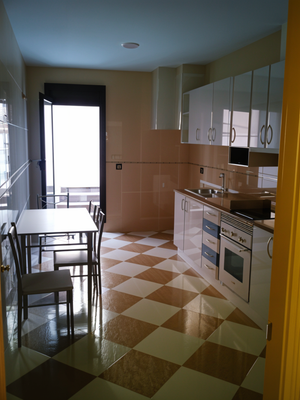 Küche von Wohnung zum Verkauf in Villa del Prado mit Privatgarten und Abstellraum