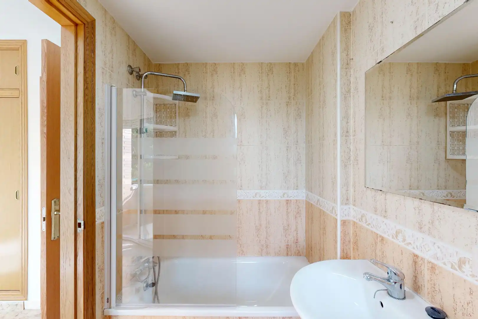 Baño de Casa adosada en venta en Murcia con Aire acondicionado, Terraza y Trastero