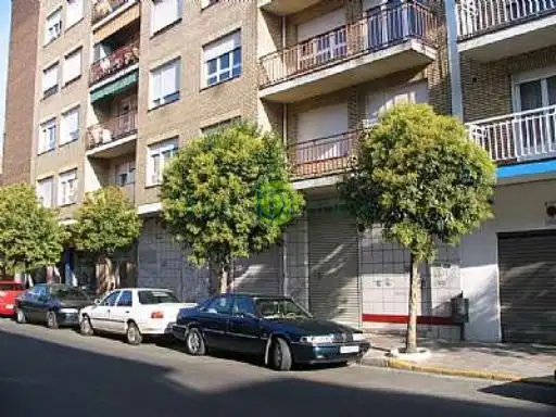 Local comercial en venda a Calle Cl Victor De Los Rios 19 24006 Leon, imagen 2