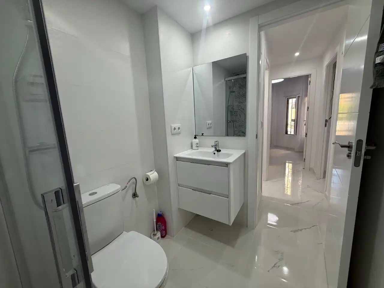 Baño de Piso de alquiler en Córdoba con Aire acondicionado, Calefacción y Amueblado