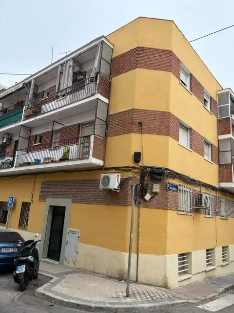 Vista exterior de Piso en venta en Carabanchel