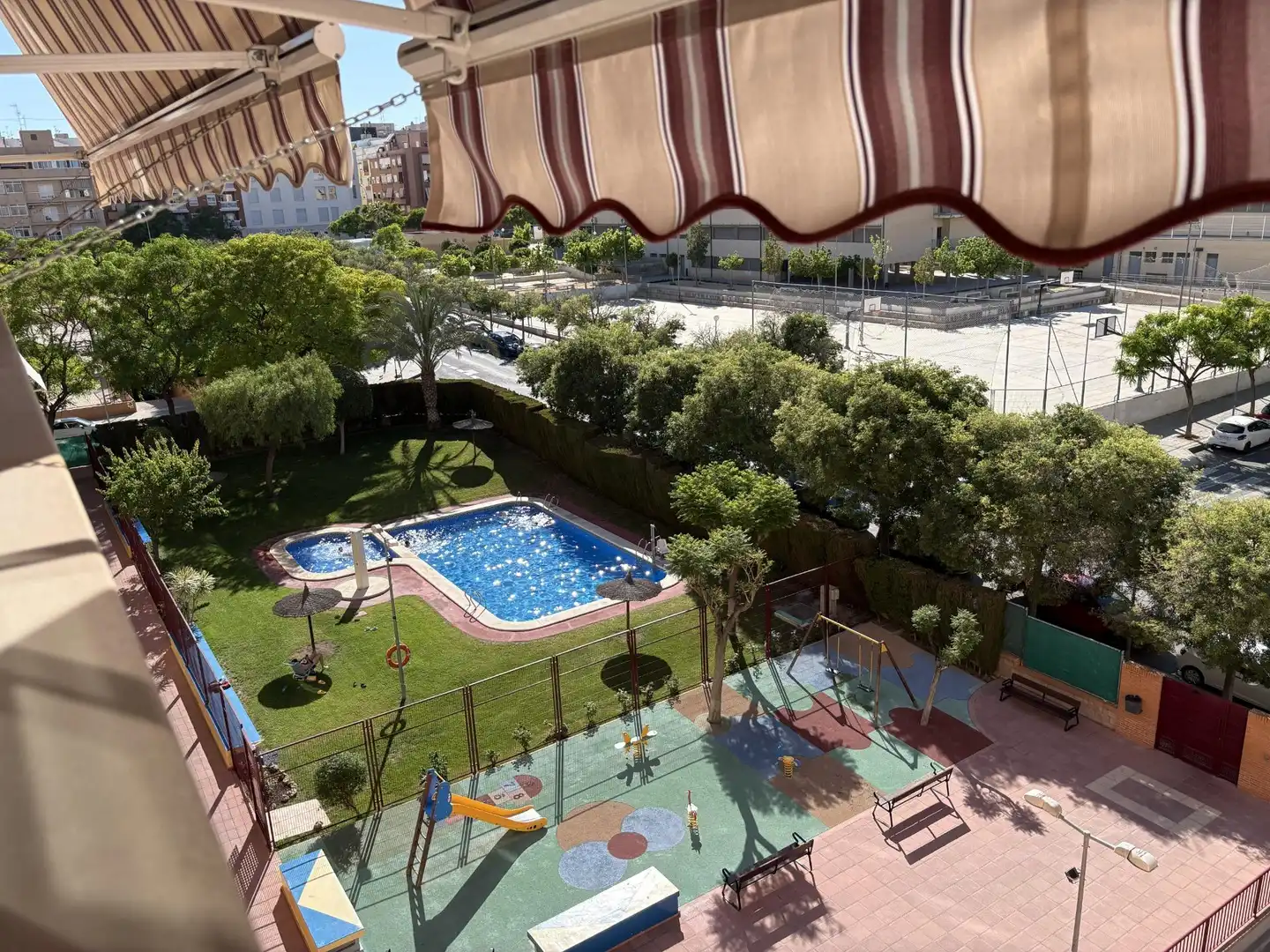Piscina de Pis en venda en Alicante / Alacant amb Piscina comunitària