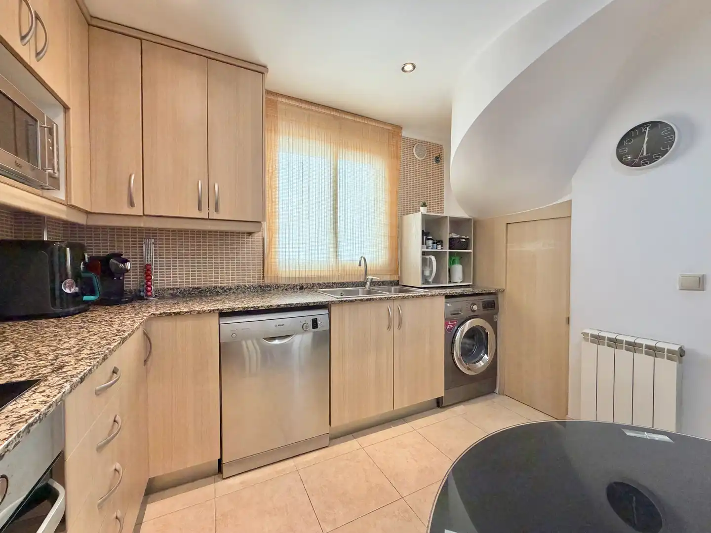 Kitchen of Duplexes for sale in Vilafranca del Penedès  with Air Conditioner, Heating and Terrace