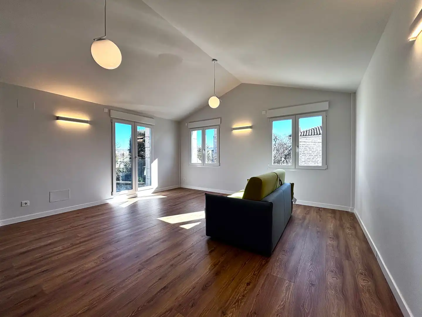Sala de estar de Casa o chalet en venta en Quintanilla Vivar con Calefacción y Trastero