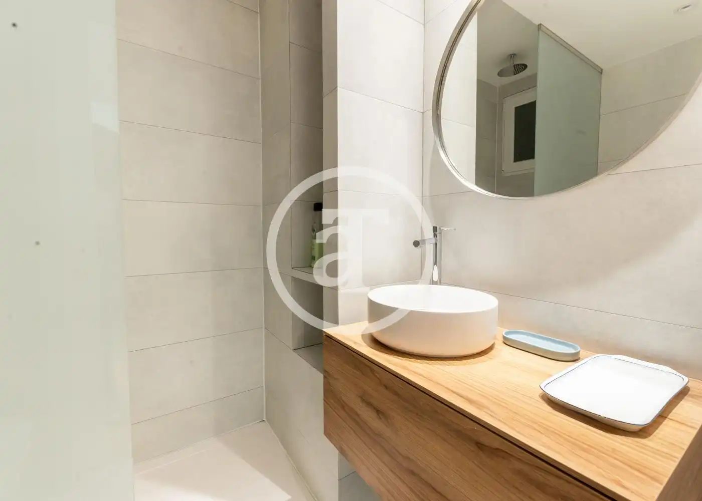 Bathroom of Duplexes for rent in Madrid  with Air Conditioner, Heating and Furnished