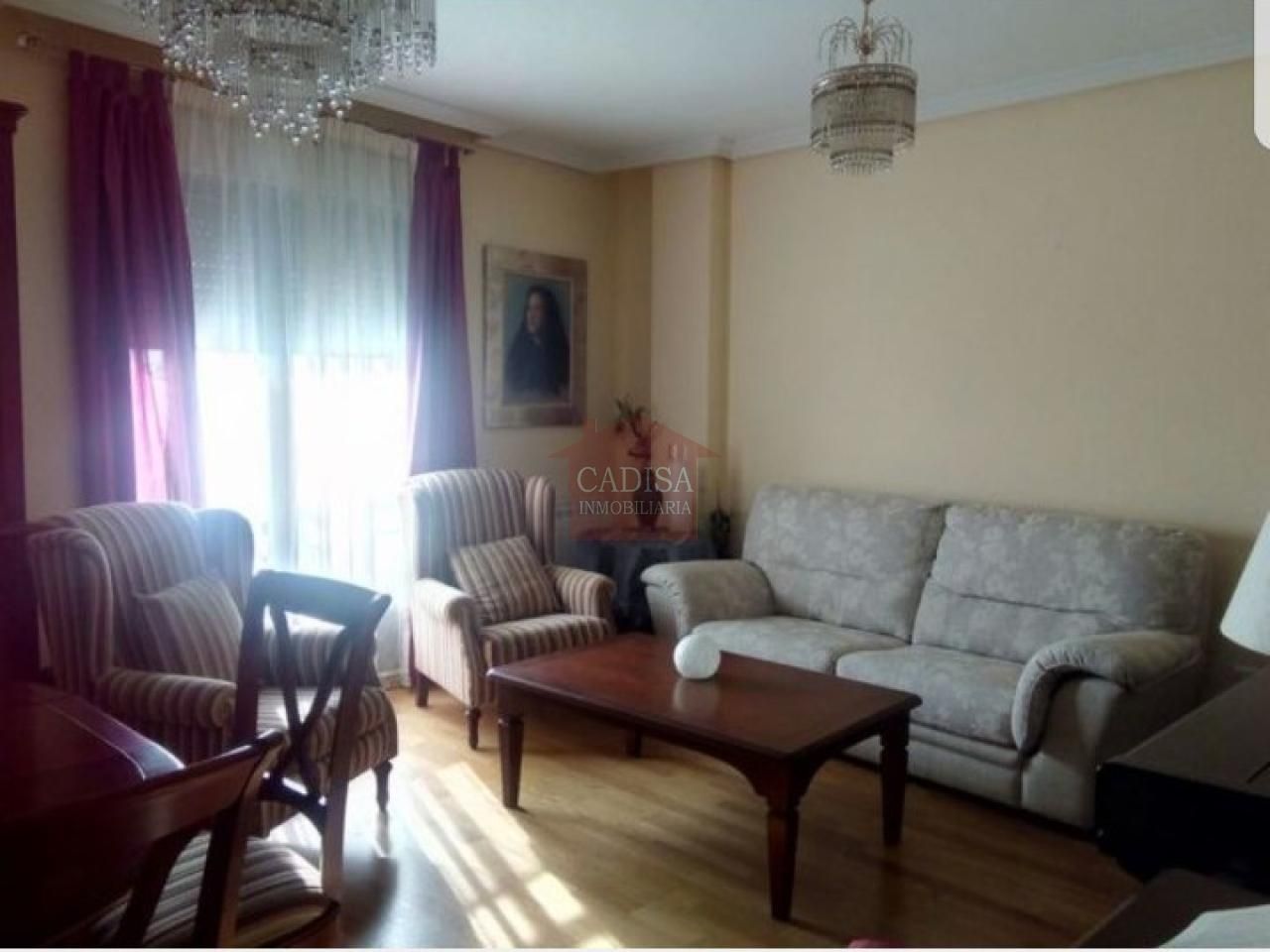 Sala d'estar de Pis en venda en Salamanca Capital amb Calefacció i Moblat