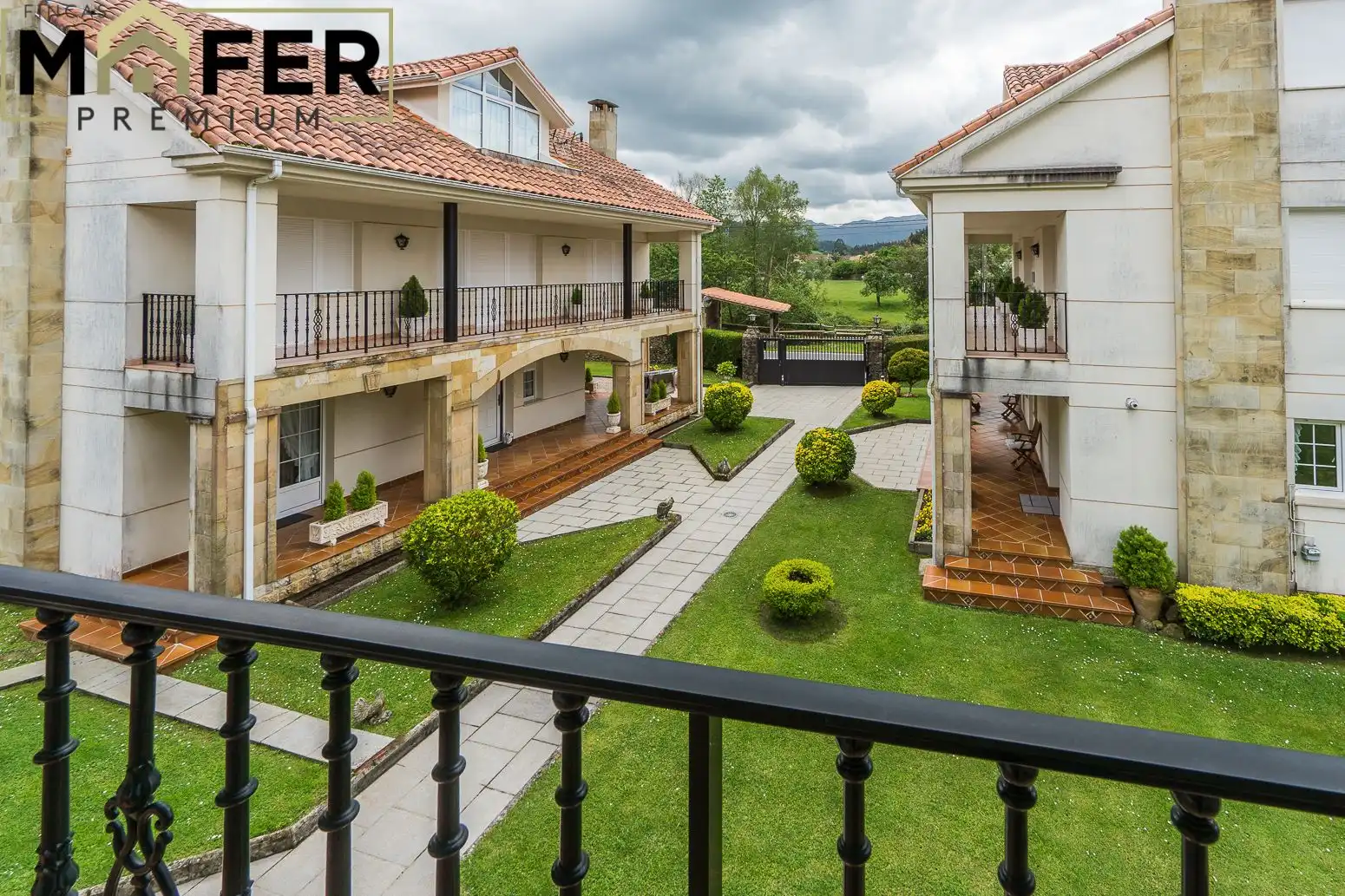 Außenansicht von Haus oder Chalet zum Verkauf in Ampuero mit Heizung, Privatgarten und Parkett