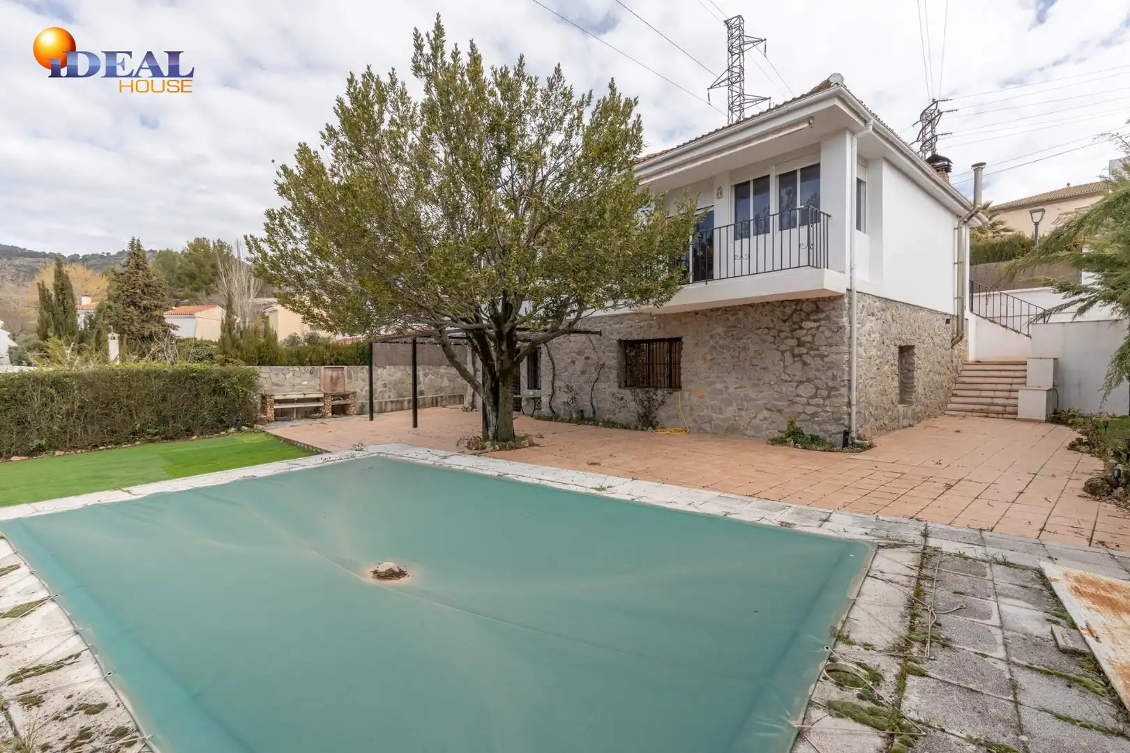 House with pool for sale in Avenida del Puente Nuevo